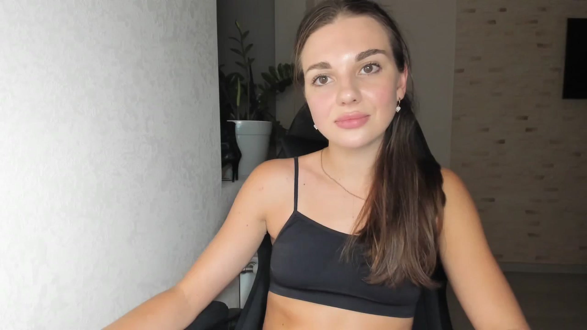 Gallery image thumbnail from Mihellii's myfreecams stream on, 09/06/2024, 21:36 image 6 of 20