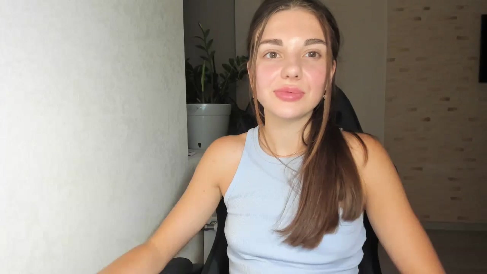 Gallery image thumbnail from Mihellii's myfreecams stream on, 09/08/2024, 22:29 image 17 of 20