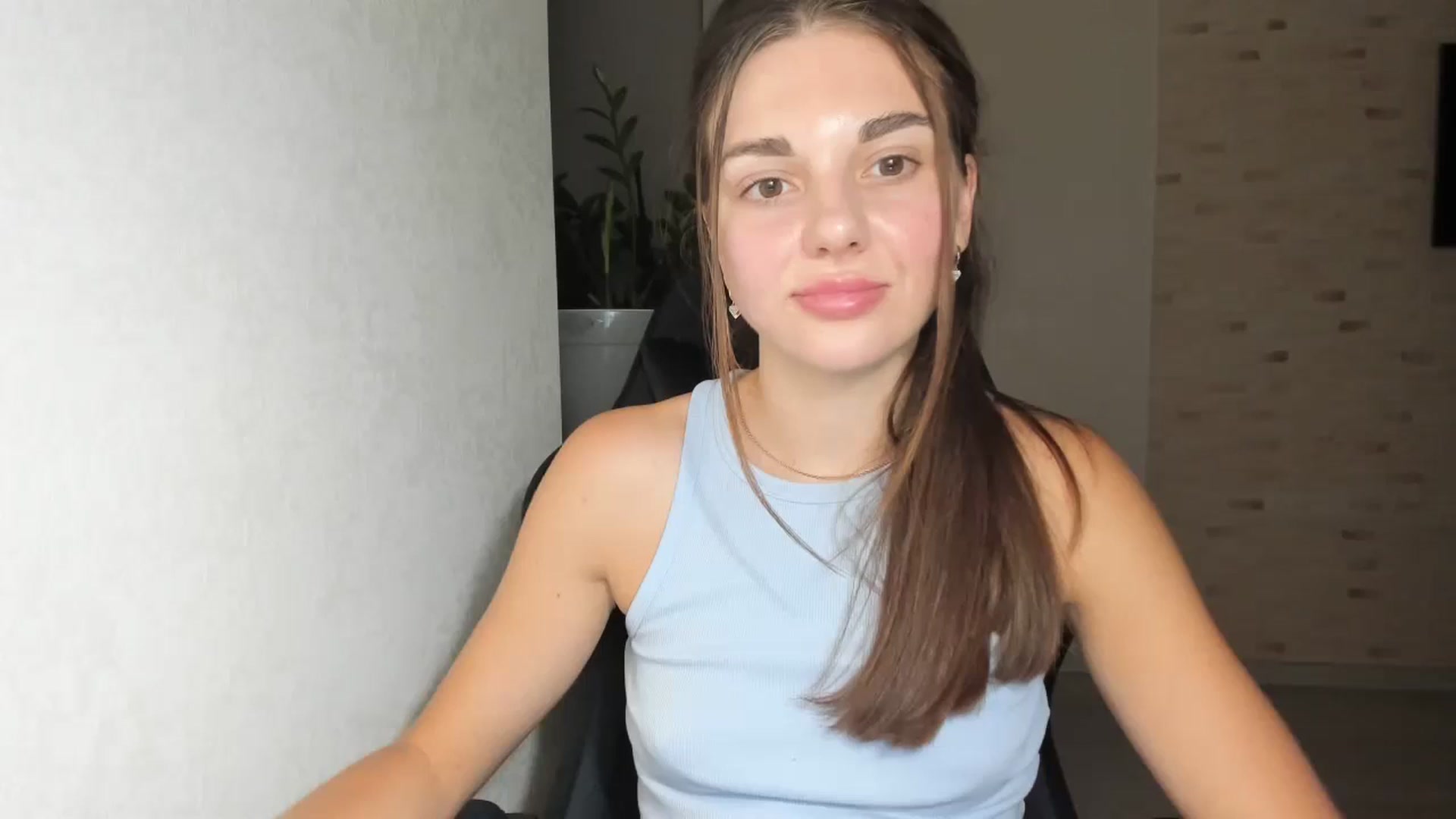Gallery image thumbnail from Mihellii's myfreecams stream on, 09/08/2024, 22:29 image 16 of 20