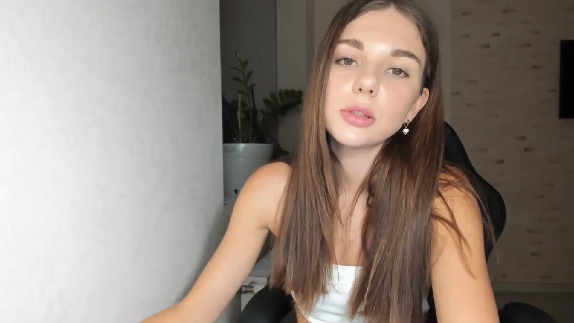 Gallery image thumbnail from Mihellii's myfreecams stream on, 09/09/2024, 16:36 image 18 of 20