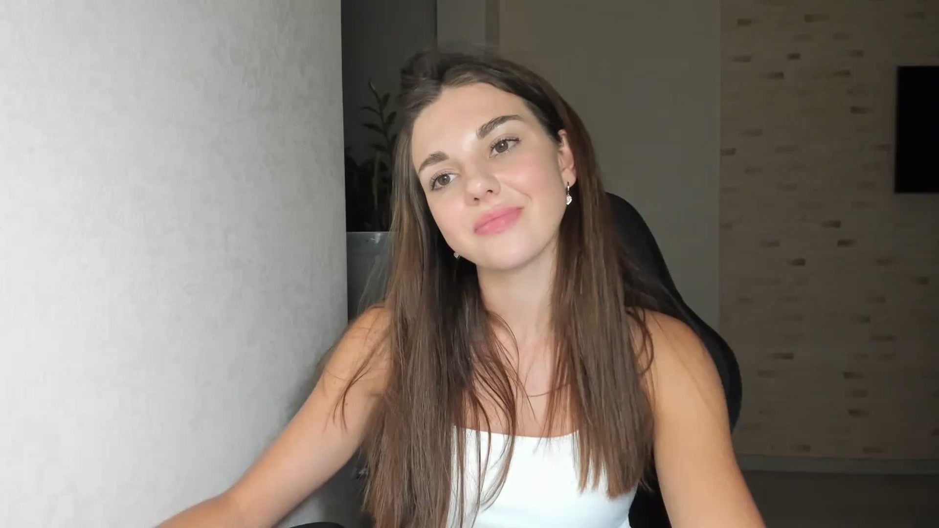 Gallery image thumbnail from Mihellii's myfreecams stream on, 09/09/2024, 20:52 image 12 of 20