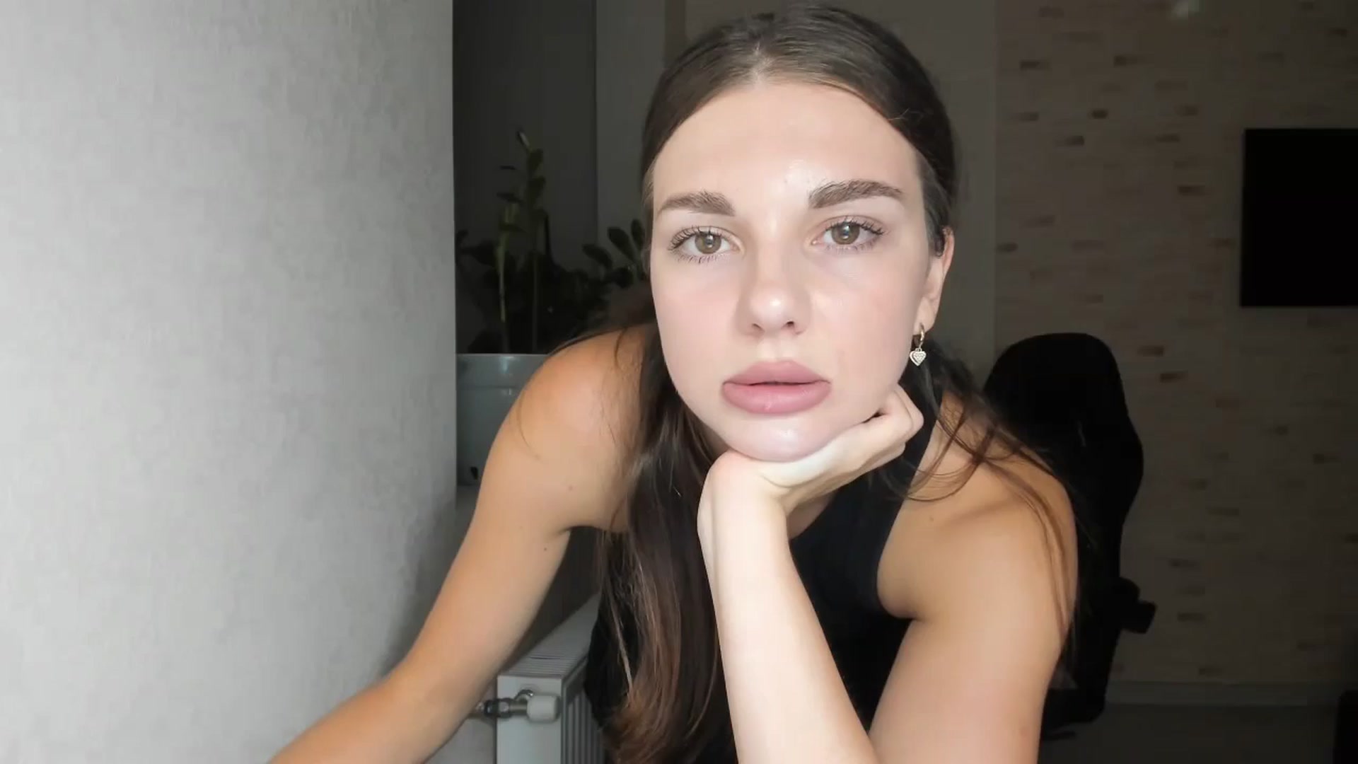 Gallery image thumbnail from Mihellii's myfreecams stream on, 09/12/2024, 16:25 image 9 of 20