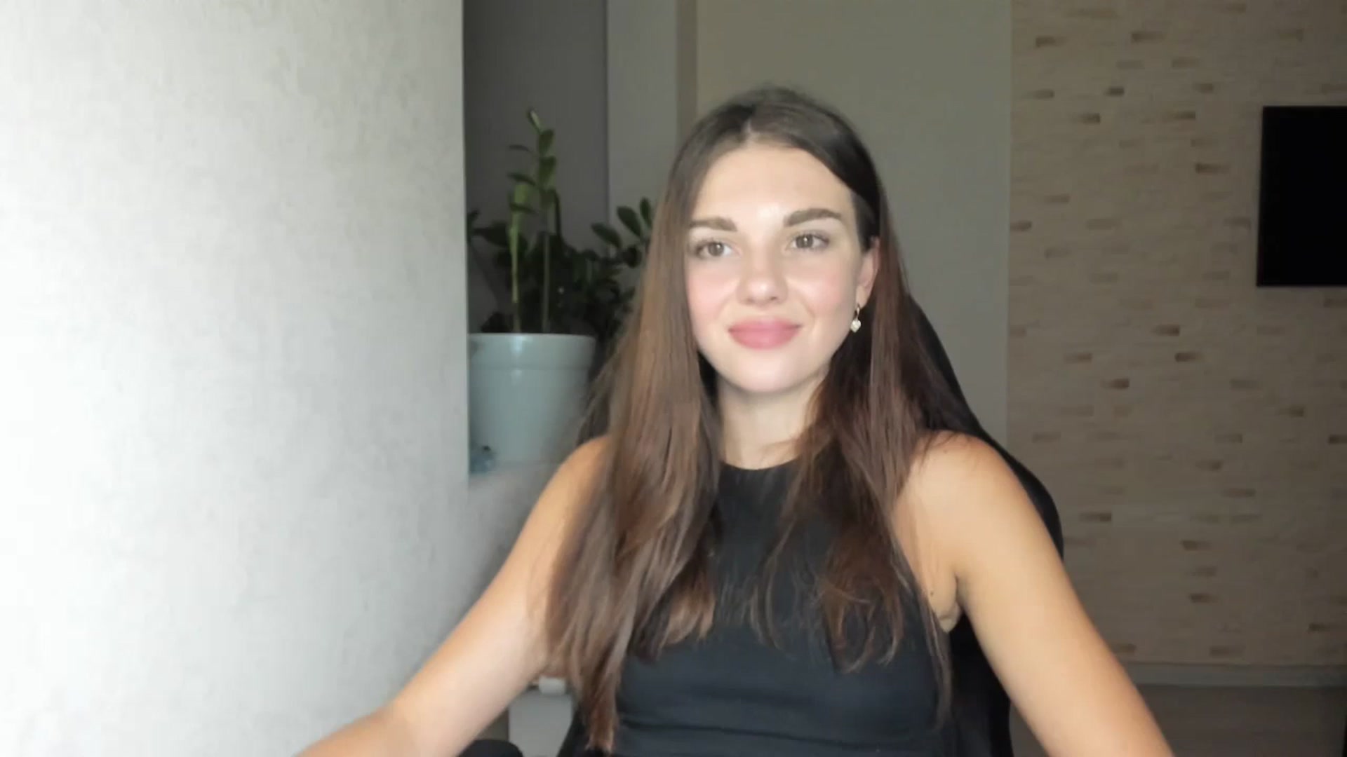Gallery image thumbnail from Mihellii's myfreecams stream on, 09/12/2024, 21:00 image 9 of 20