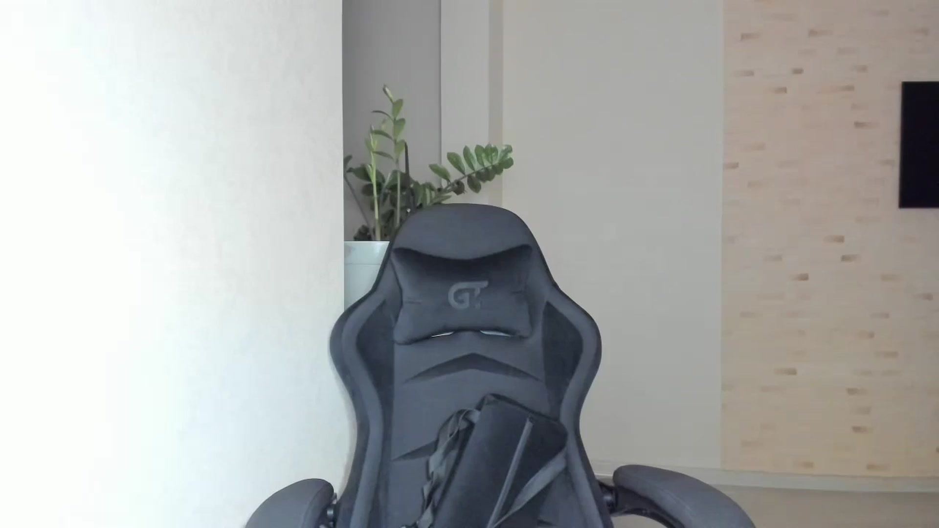 Gallery image thumbnail from Mihellii's myfreecams stream on, 09/13/2024, 20:50 image 20 of 20