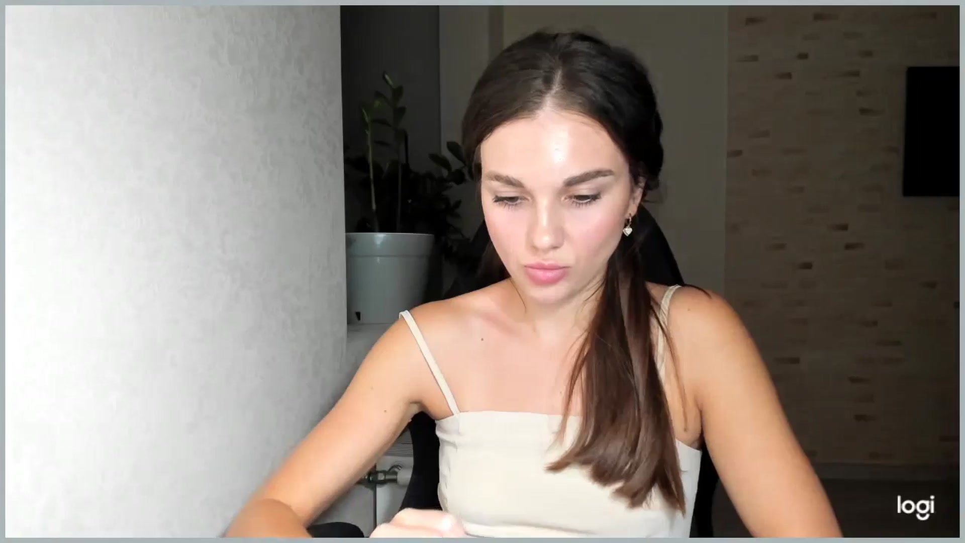 Gallery image thumbnail from Mihellii's myfreecams stream on, 09/17/2024, 04:23 image 11 of 20