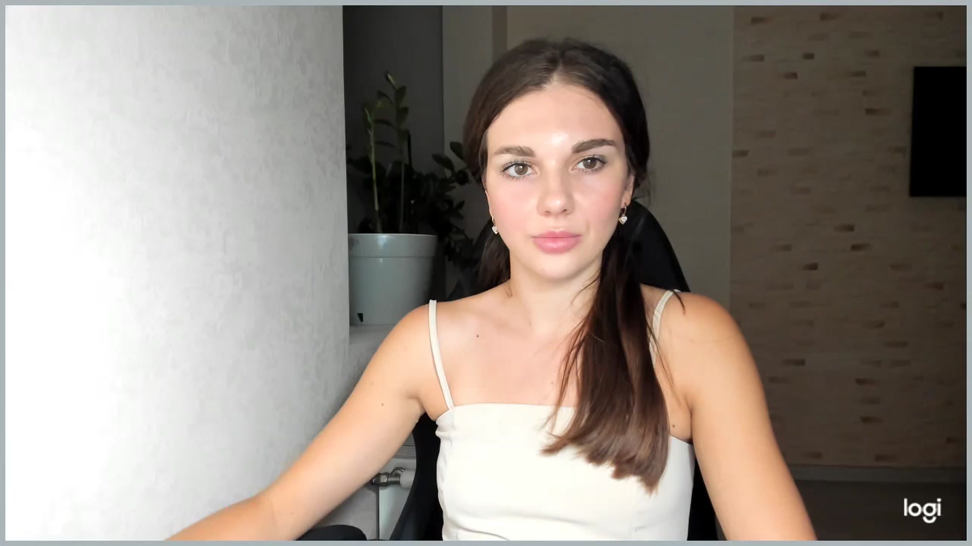 Gallery image thumbnail from Mihellii's myfreecams stream on, 09/17/2024, 04:23 image 10 of 20
