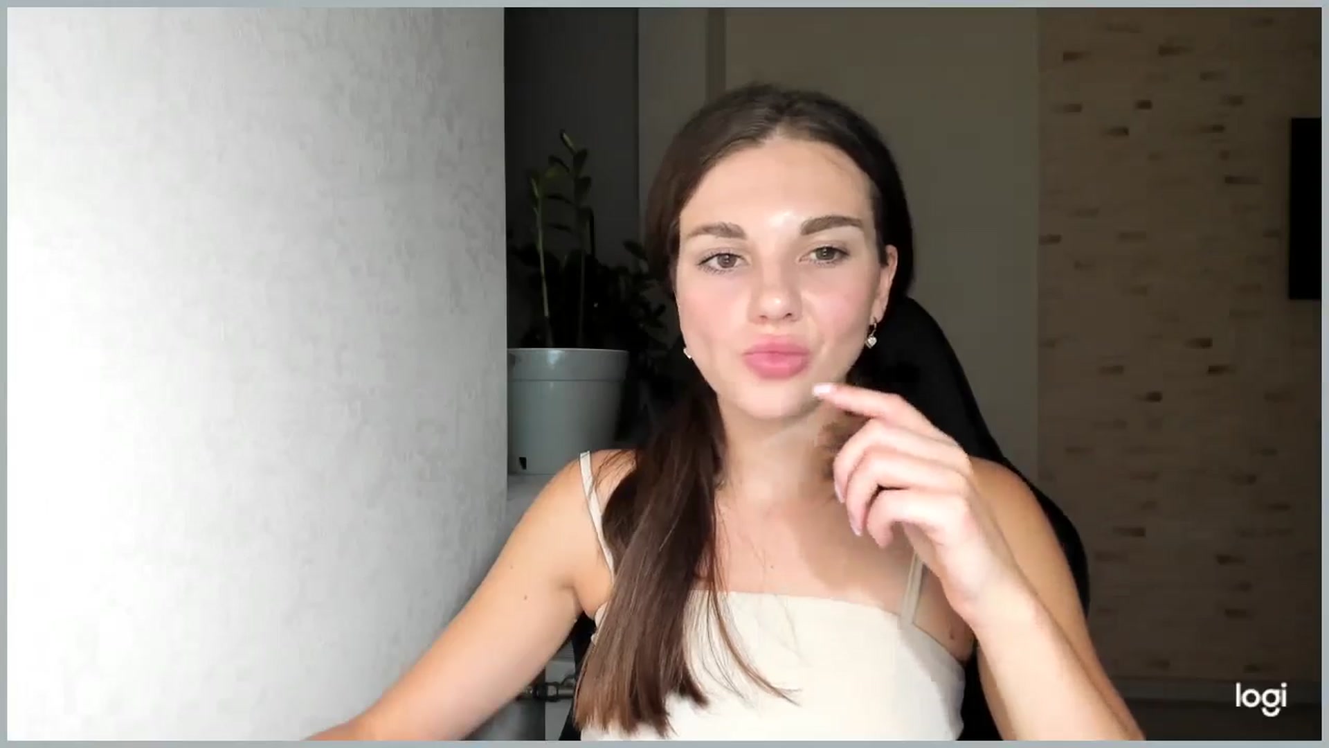 Gallery image thumbnail from Mihellii's myfreecams stream on, 09/17/2024, 04:19 image 8 of 20