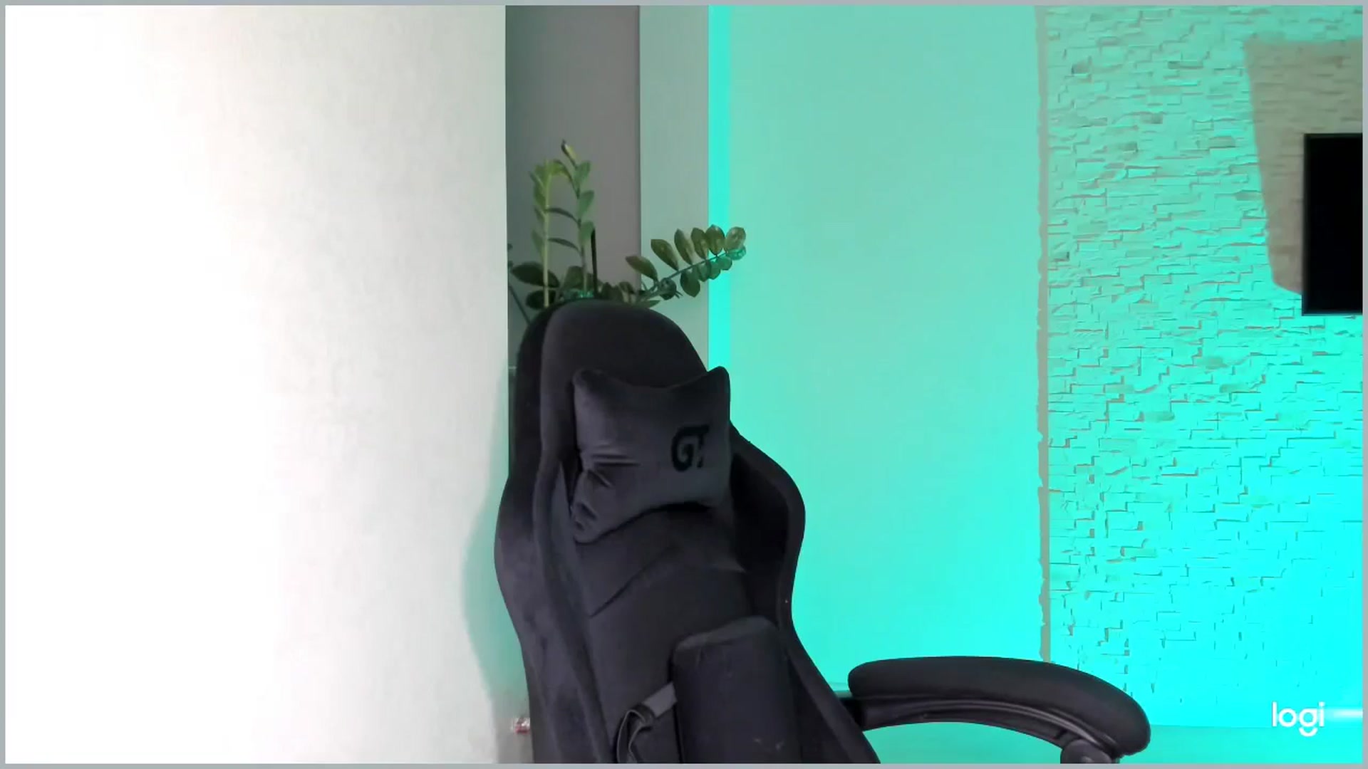 Gallery image thumbnail from Mihellii's myfreecams stream on, 09/19/2024, 20:08 image 10 of 20