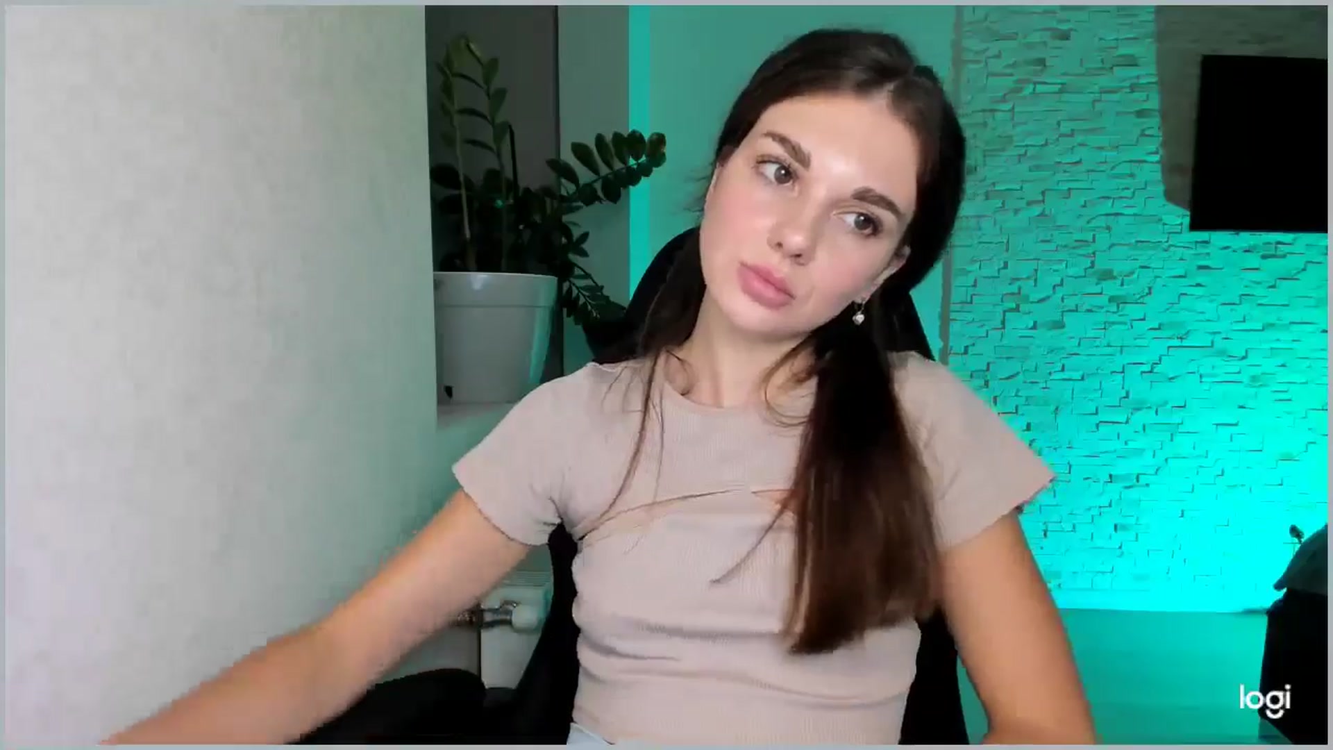 Gallery image thumbnail from Mihellii's myfreecams stream on, 09/21/2024, 18:44 image 5 of 20