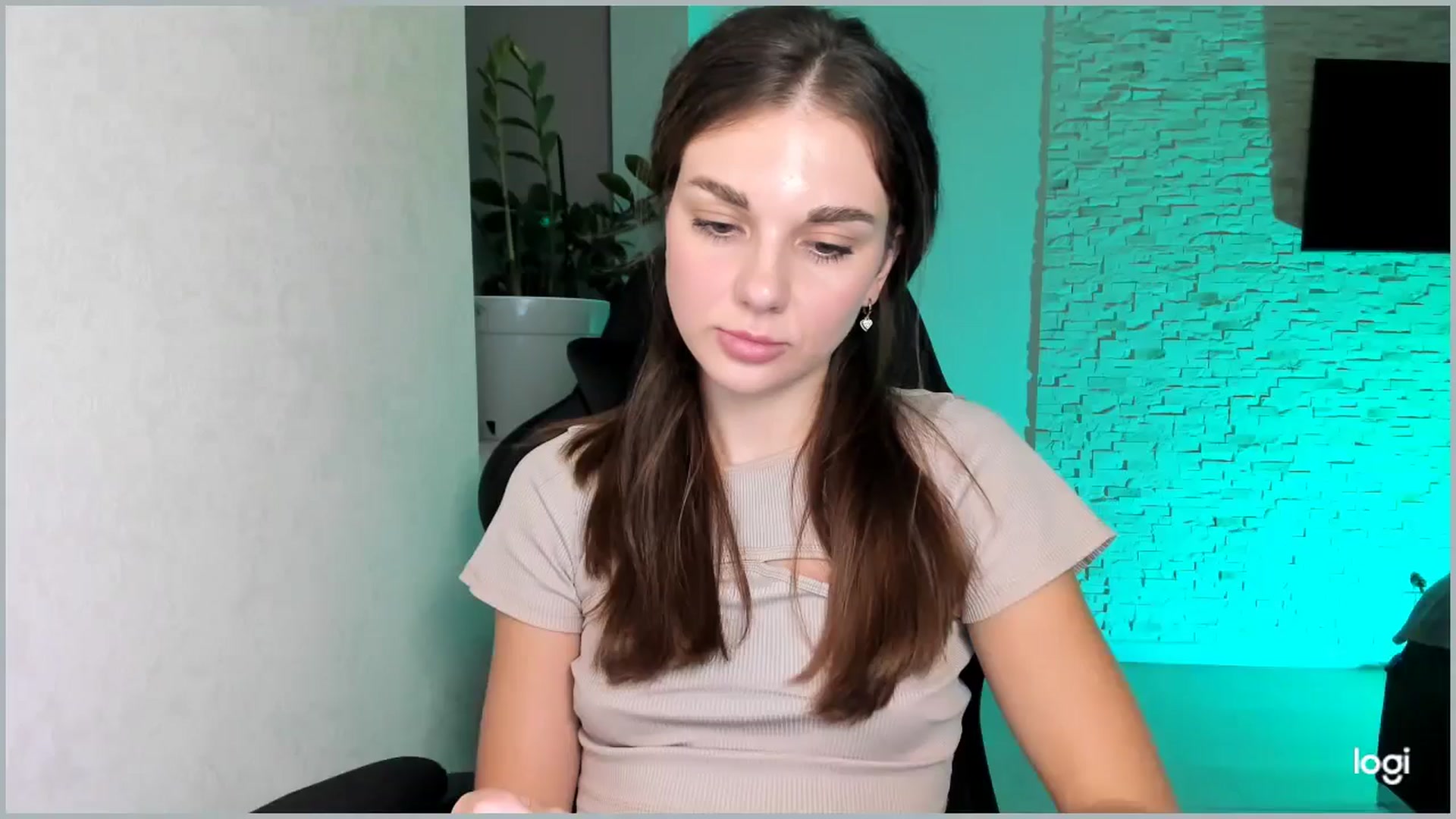Gallery image thumbnail from Mihellii's myfreecams stream on, 09/21/2024, 18:44 image 14 of 20