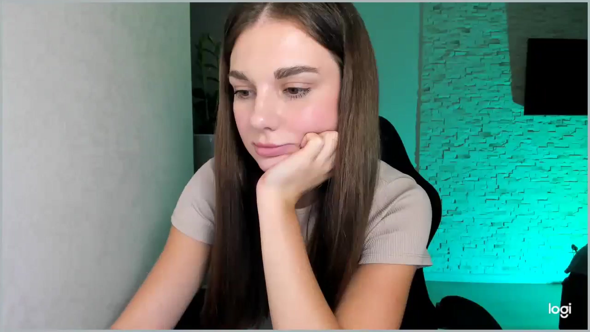Gallery image thumbnail from Mihellii's myfreecams stream on, 09/21/2024, 19:32 image 8 of 20