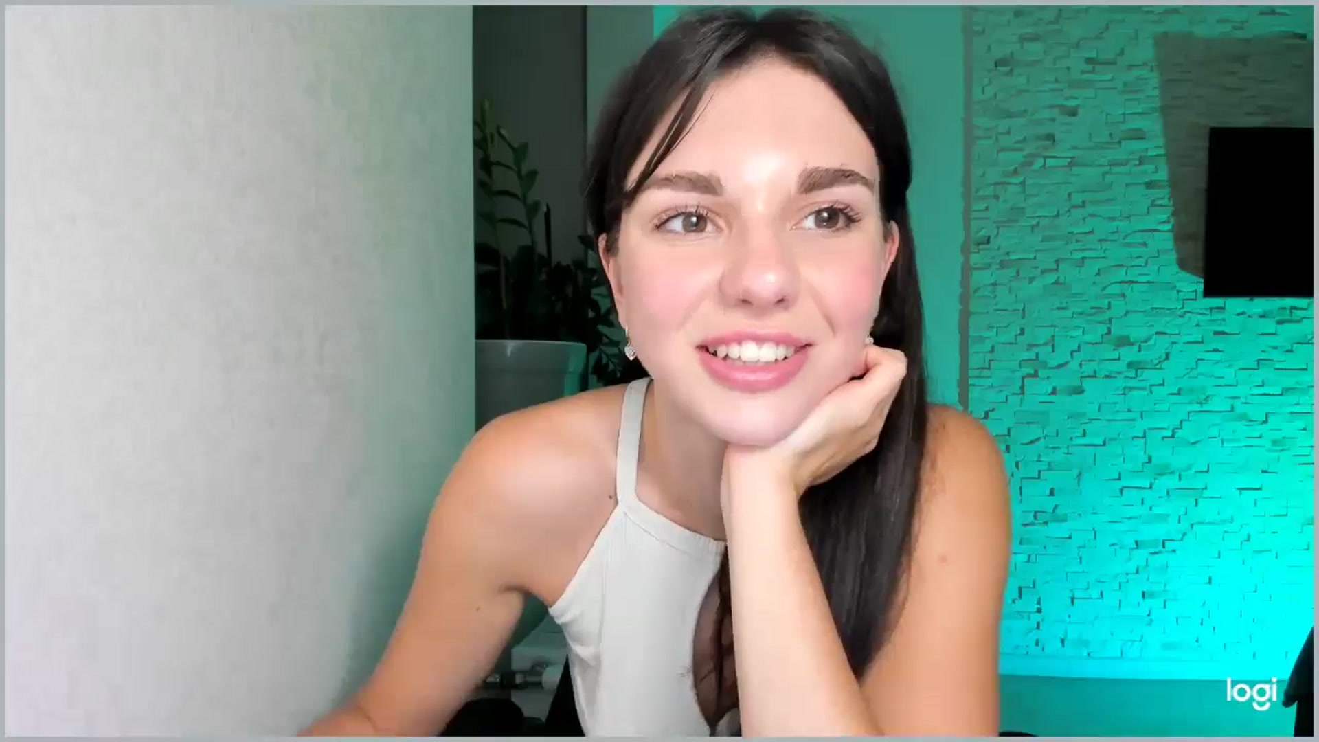 Gallery image thumbnail from Mihellii's myfreecams stream on, 09/27/2024, 20:21 image 14 of 20