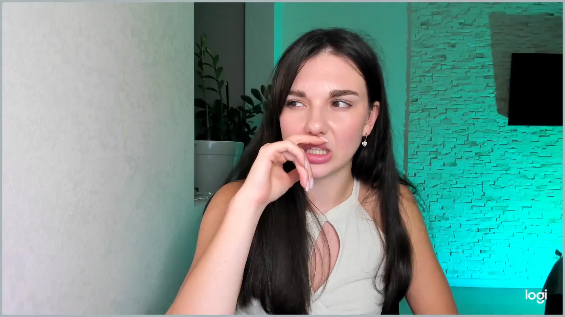 Gallery image thumbnail from Mihellii's myfreecams stream on, 09/27/2024, 22:19 image 12 of 20