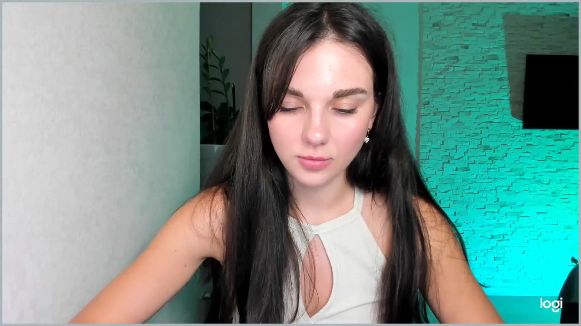 Gallery image thumbnail from Mihellii's myfreecams stream on, 09/27/2024, 22:19 image 18 of 20