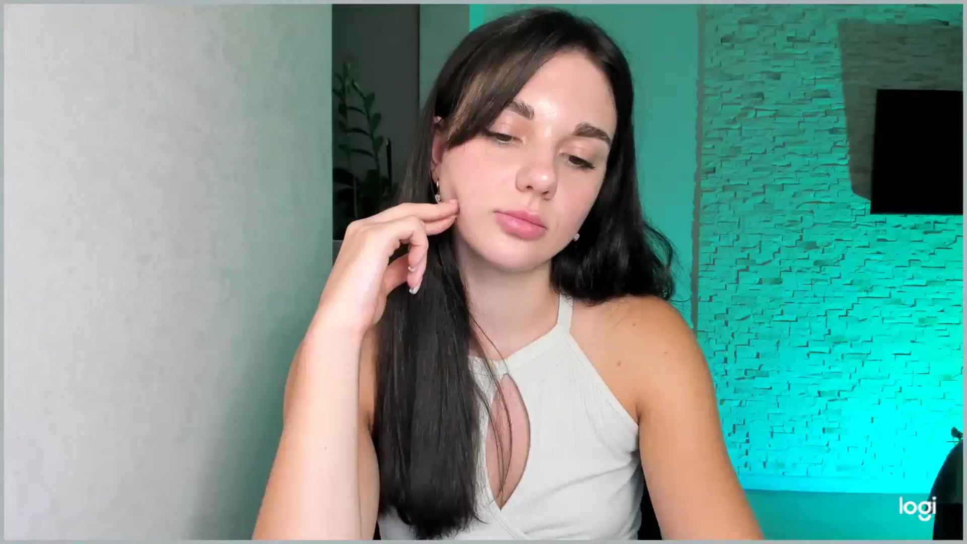 Gallery image thumbnail from Mihellii's myfreecams stream on, 09/27/2024, 22:19 image 14 of 20