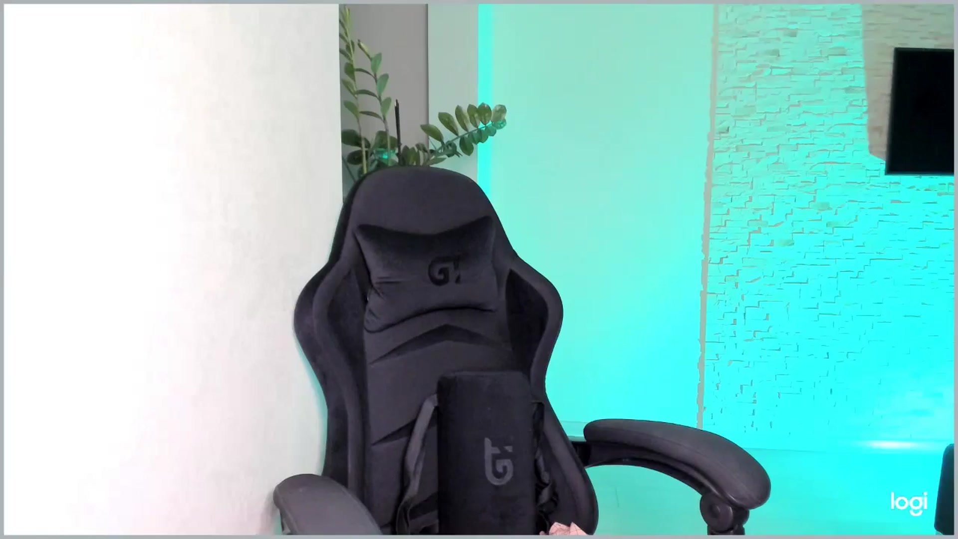 Gallery image thumbnail from Mihellii's myfreecams stream on, 10/01/2024, 18:45 image 10 of 20