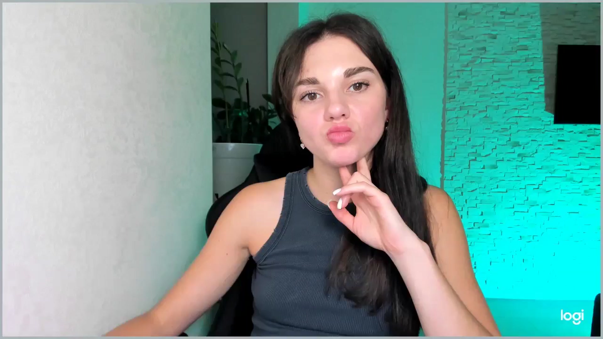 Gallery image thumbnail from Mihellii's myfreecams stream on, 10/02/2024, 19:20 image 16 of 20