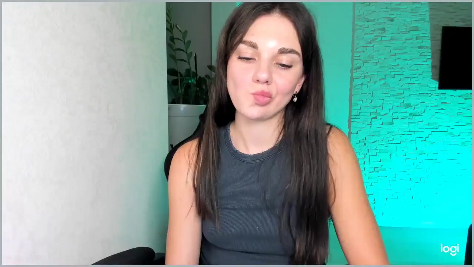 Gallery image thumbnail from Mihellii's myfreecams stream on, 10/02/2024, 19:43 image 14 of 20