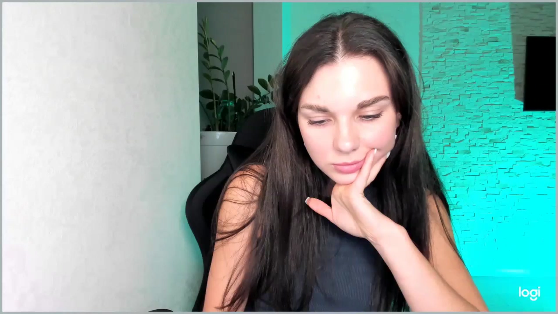 Gallery image thumbnail from Mihellii's myfreecams stream on, 10/02/2024, 21:10 image 2 of 20