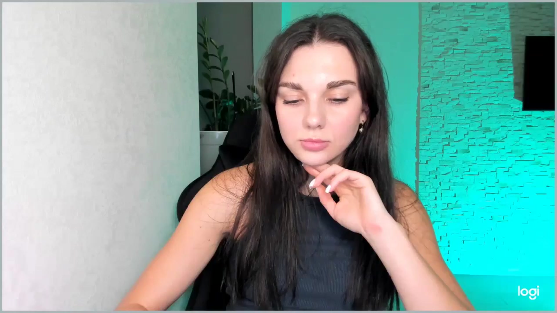 Gallery image thumbnail from Mihellii's myfreecams stream on, 10/02/2024, 21:10 image 12 of 20