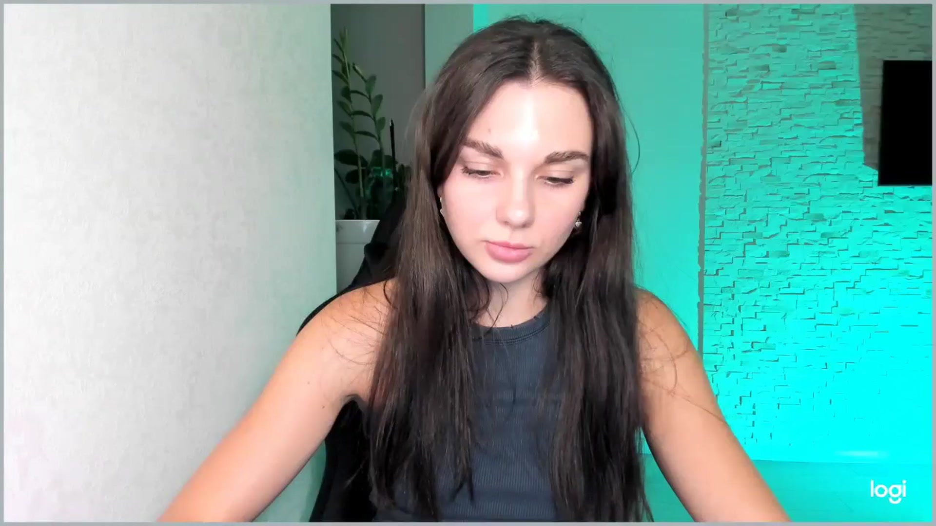 Gallery image thumbnail from Mihellii's myfreecams stream on, 10/02/2024, 21:10 image 16 of 20