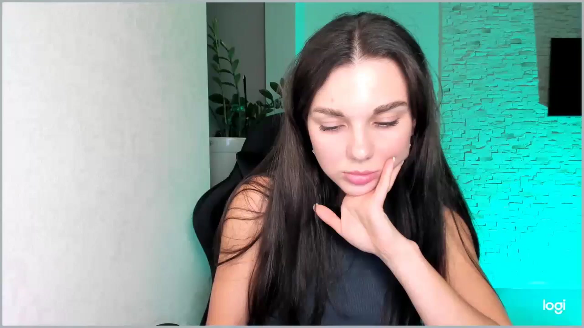 Gallery image thumbnail from Mihellii's myfreecams stream on, 10/02/2024, 21:10 image 3 of 20