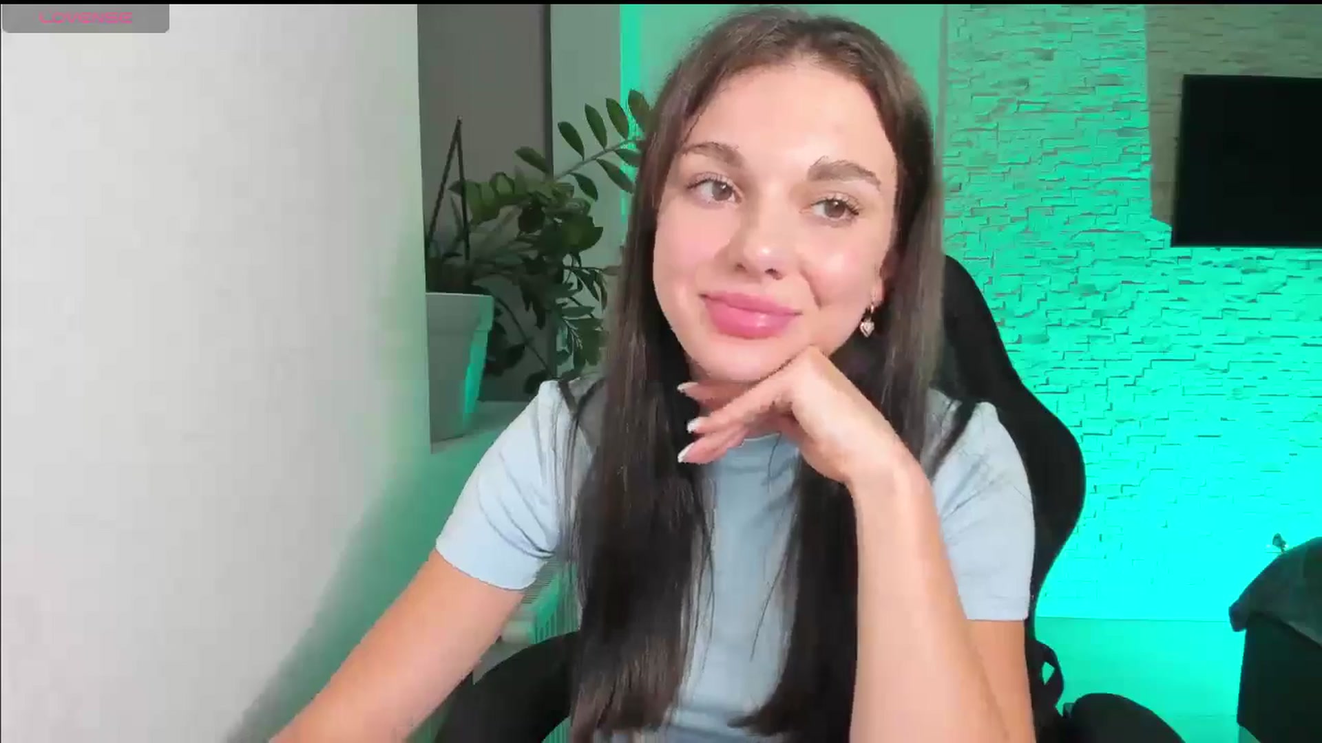 Gallery image thumbnail from Mihellii's myfreecams stream on, 10/12/2024, 18:49 image 9 of 20