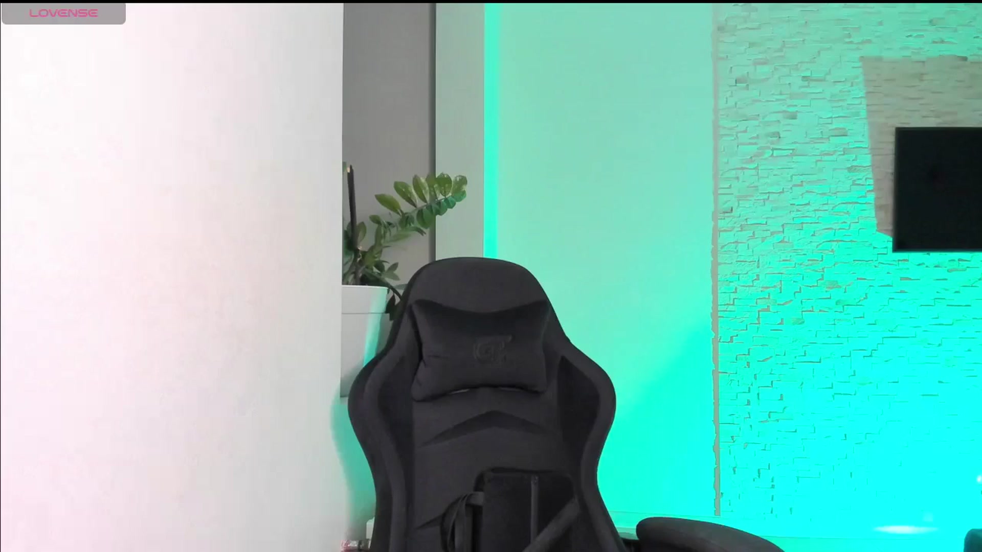 Gallery image thumbnail from Mihellii's myfreecams stream on, 10/15/2024, 18:49 image 13 of 20