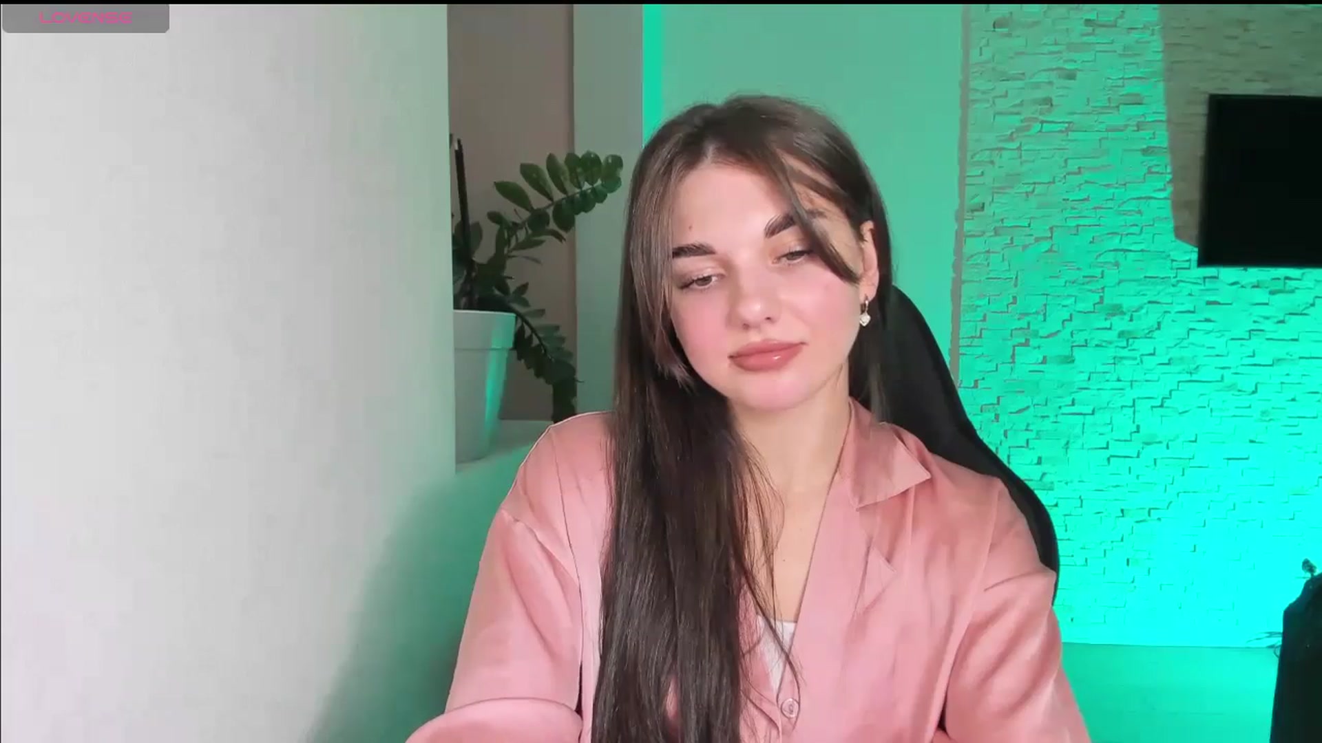 Gallery image thumbnail from Mihellii's myfreecams stream on, 10/21/2024, 14:28 image 19 of 20