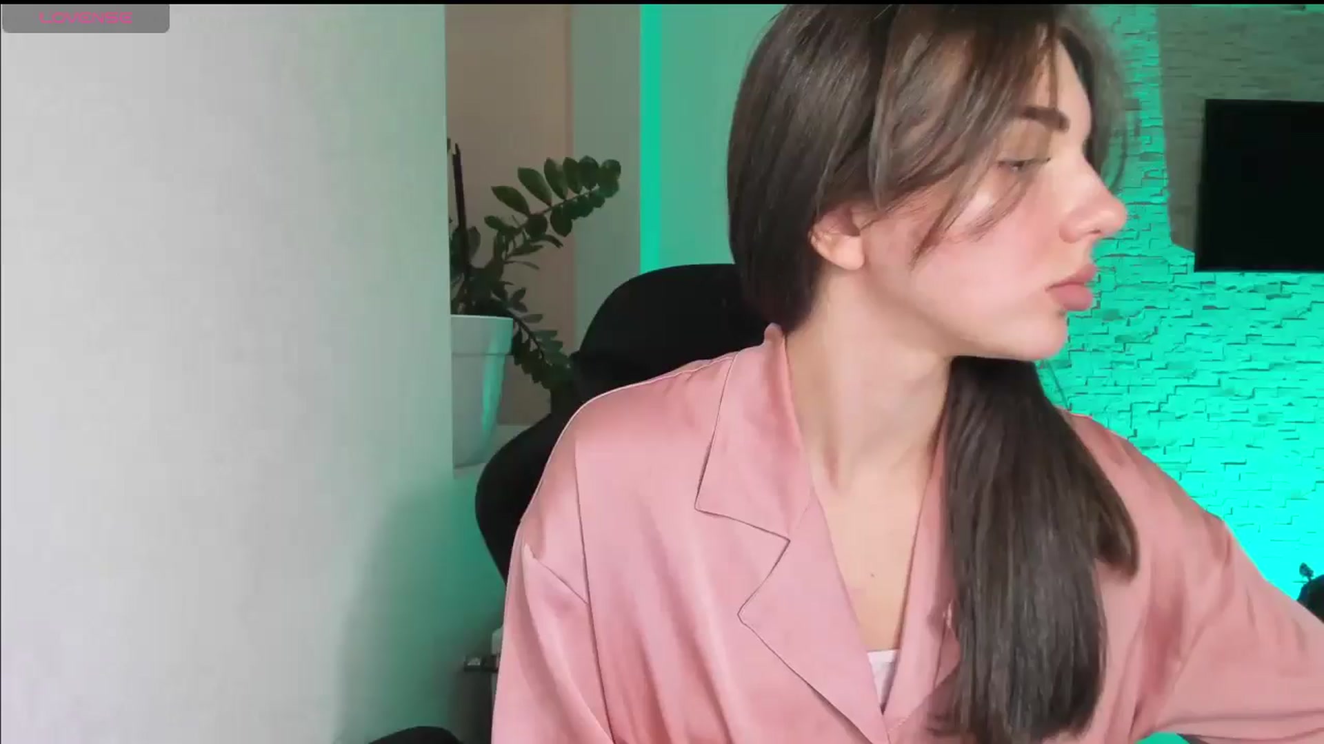 Gallery image thumbnail from Mihellii's myfreecams stream on, 10/21/2024, 14:28 image 1 of 20