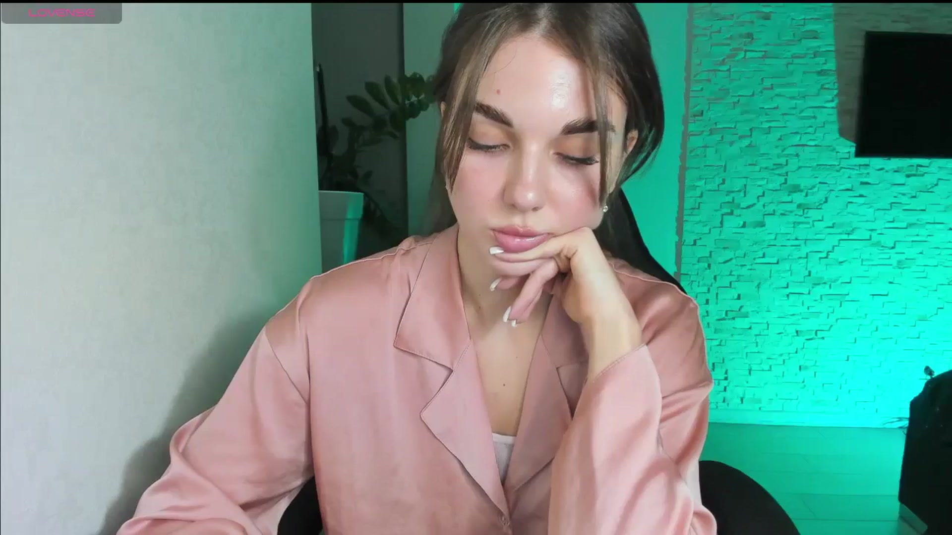 Gallery image thumbnail from Mihellii's myfreecams stream on, 10/21/2024, 17:14 image 1 of 20
