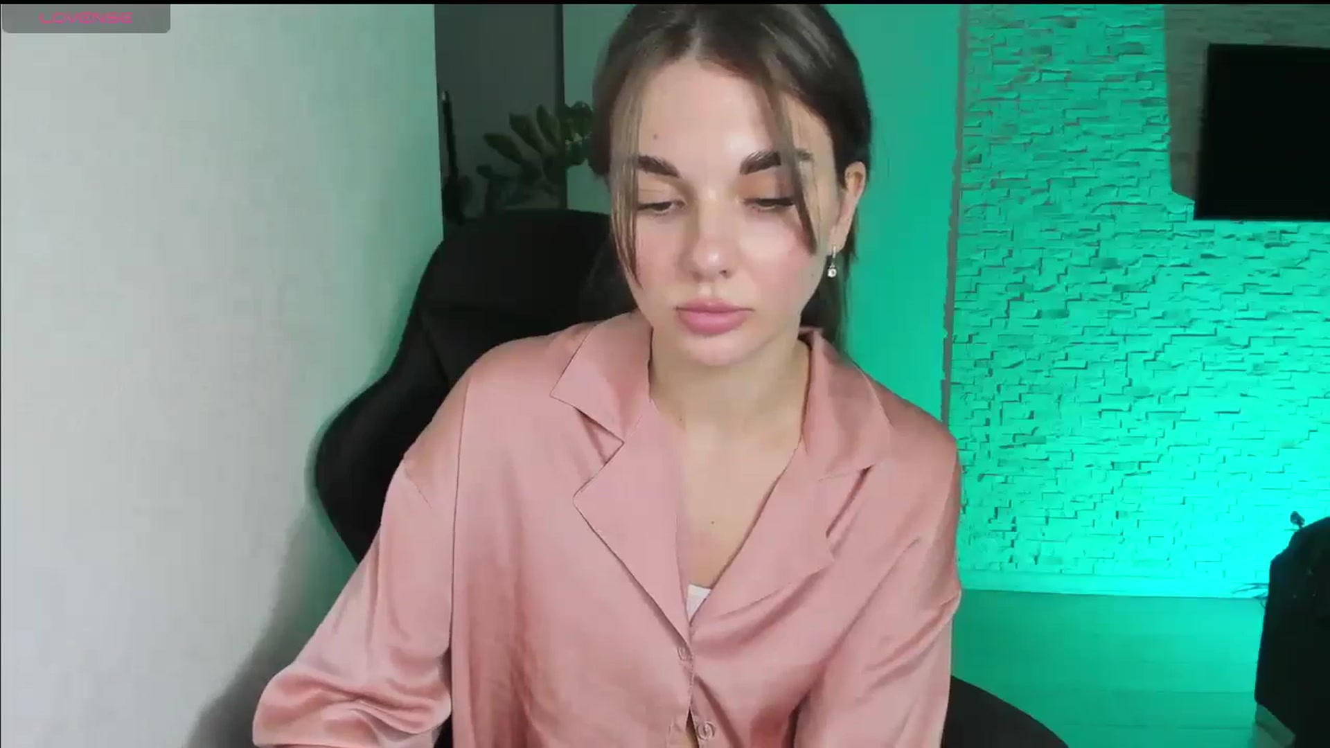 Gallery image thumbnail from Mihellii's myfreecams stream on, 10/21/2024, 17:14 image 11 of 20