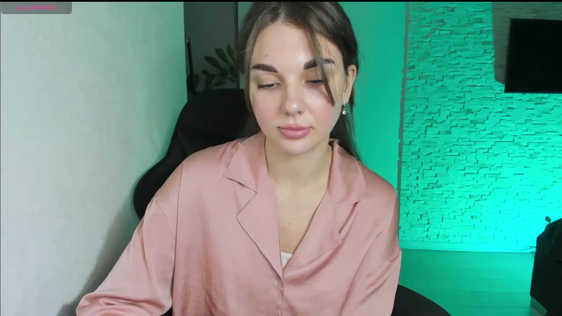 Gallery image thumbnail from Mihellii's myfreecams stream on, 10/21/2024, 17:14 image 13 of 20