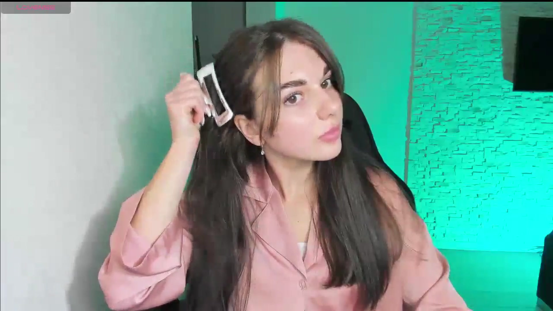 Gallery image thumbnail from Mihellii's myfreecams stream on, 10/21/2024, 18:41 image 9 of 20