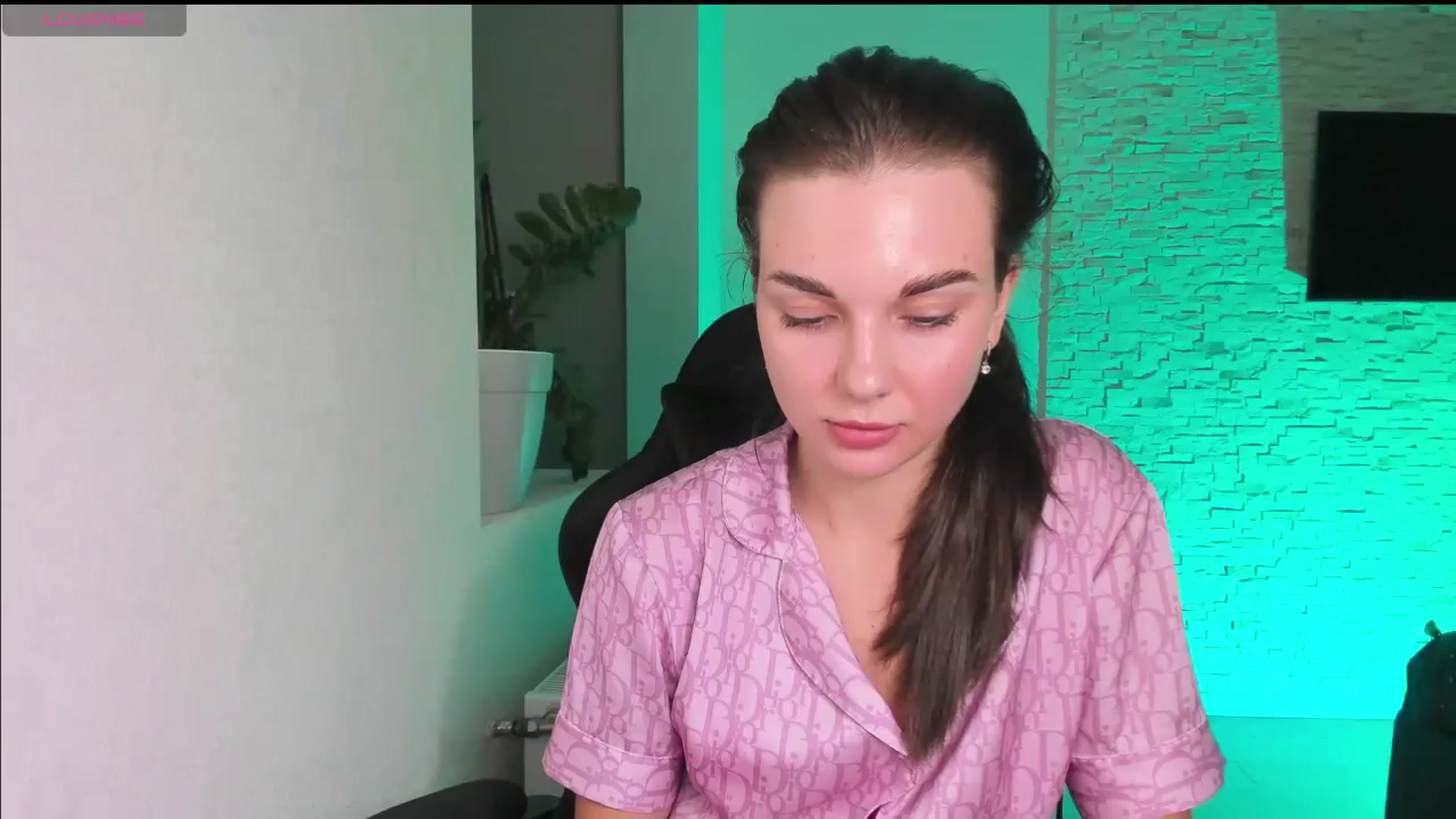 Gallery image thumbnail from Mihellii's myfreecams stream on, 10/23/2024, 21:03 image 6 of 20