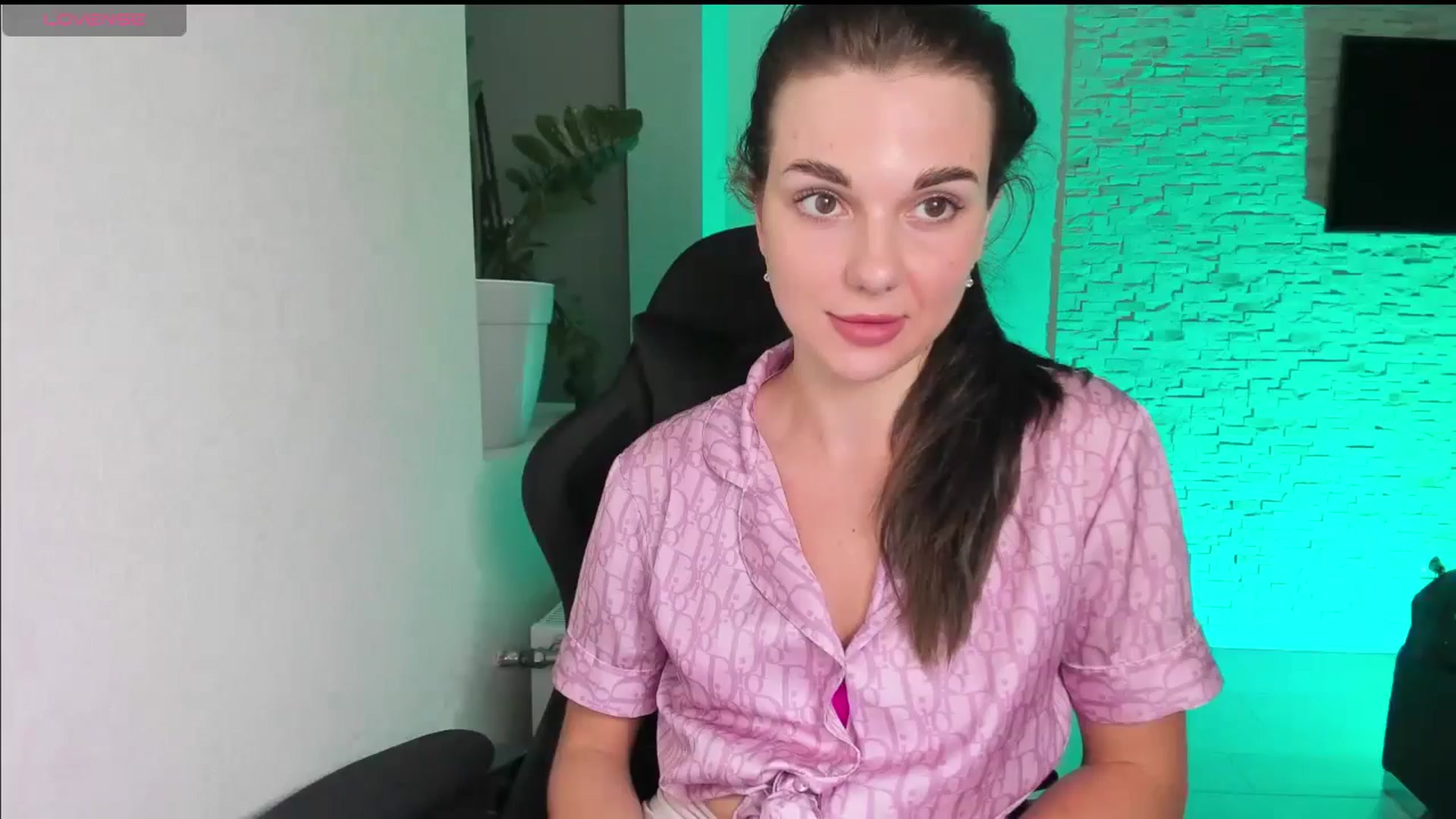 Gallery image thumbnail from Mihellii's myfreecams stream on, 10/23/2024, 21:03 image 1 of 20