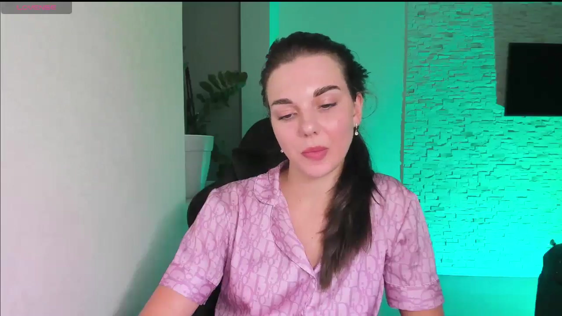 Gallery image thumbnail from Mihellii's myfreecams stream on, 10/23/2024, 21:03 image 7 of 20