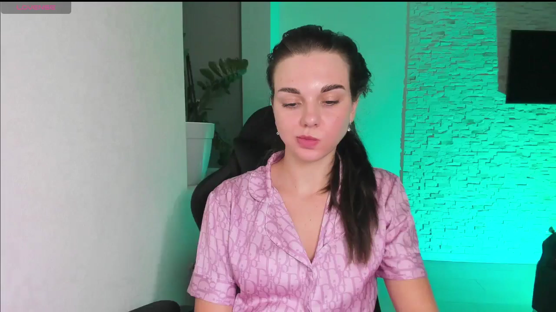 Gallery image thumbnail from Mihellii's myfreecams stream on, 10/23/2024, 21:03 image 11 of 20