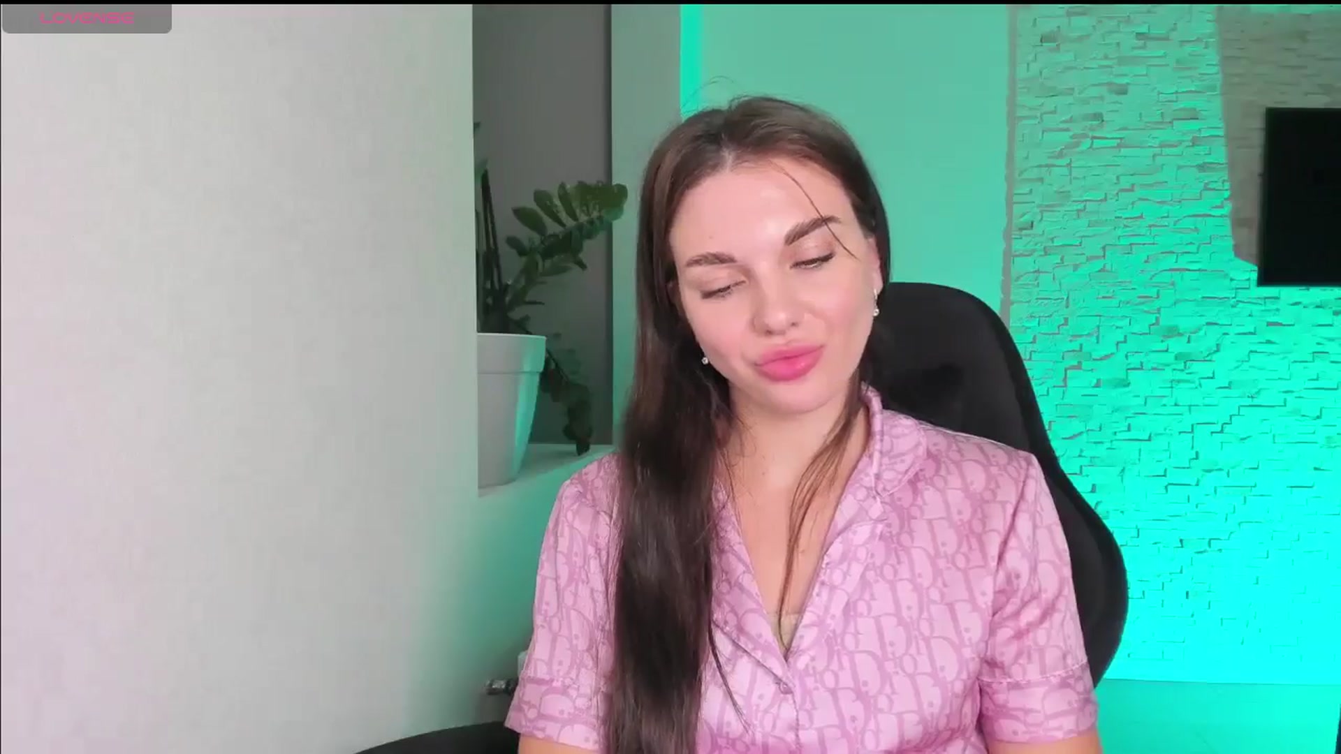 Gallery image thumbnail from Mihellii's myfreecams stream on, 10/28/2024, 17:50 image 13 of 20