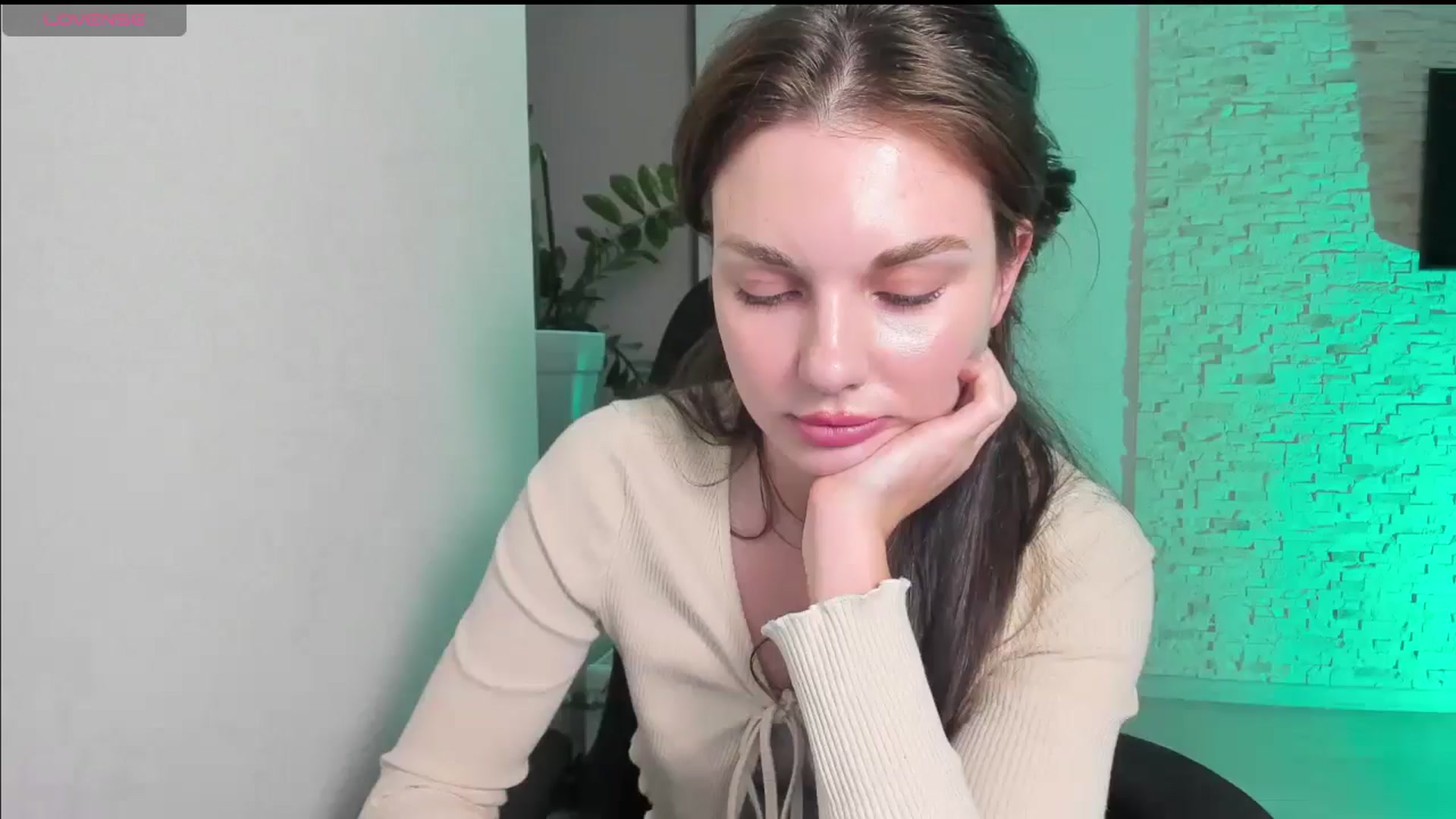 Gallery image thumbnail from Mihellii's myfreecams stream on, 11/15/2024, 20:43 image 1 of 20