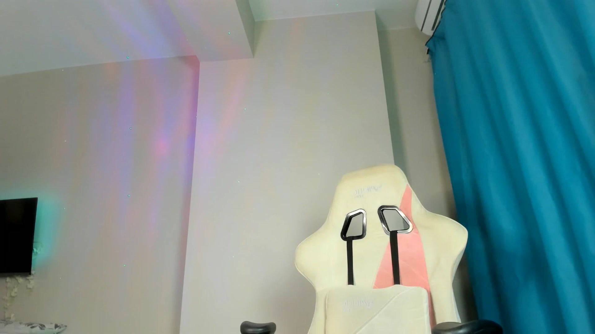 Gallery image thumbnail from Miichell_Star's myfreecams stream on, 11/22/2022, 09:02 image 7 of 20