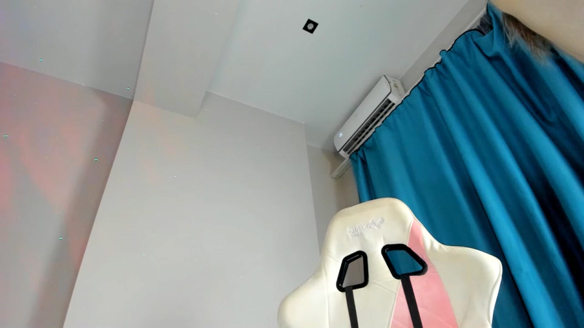 Gallery image thumbnail from Miichell_Star's myfreecams stream on, 11/27/2022, 09:09 image 7 of 20