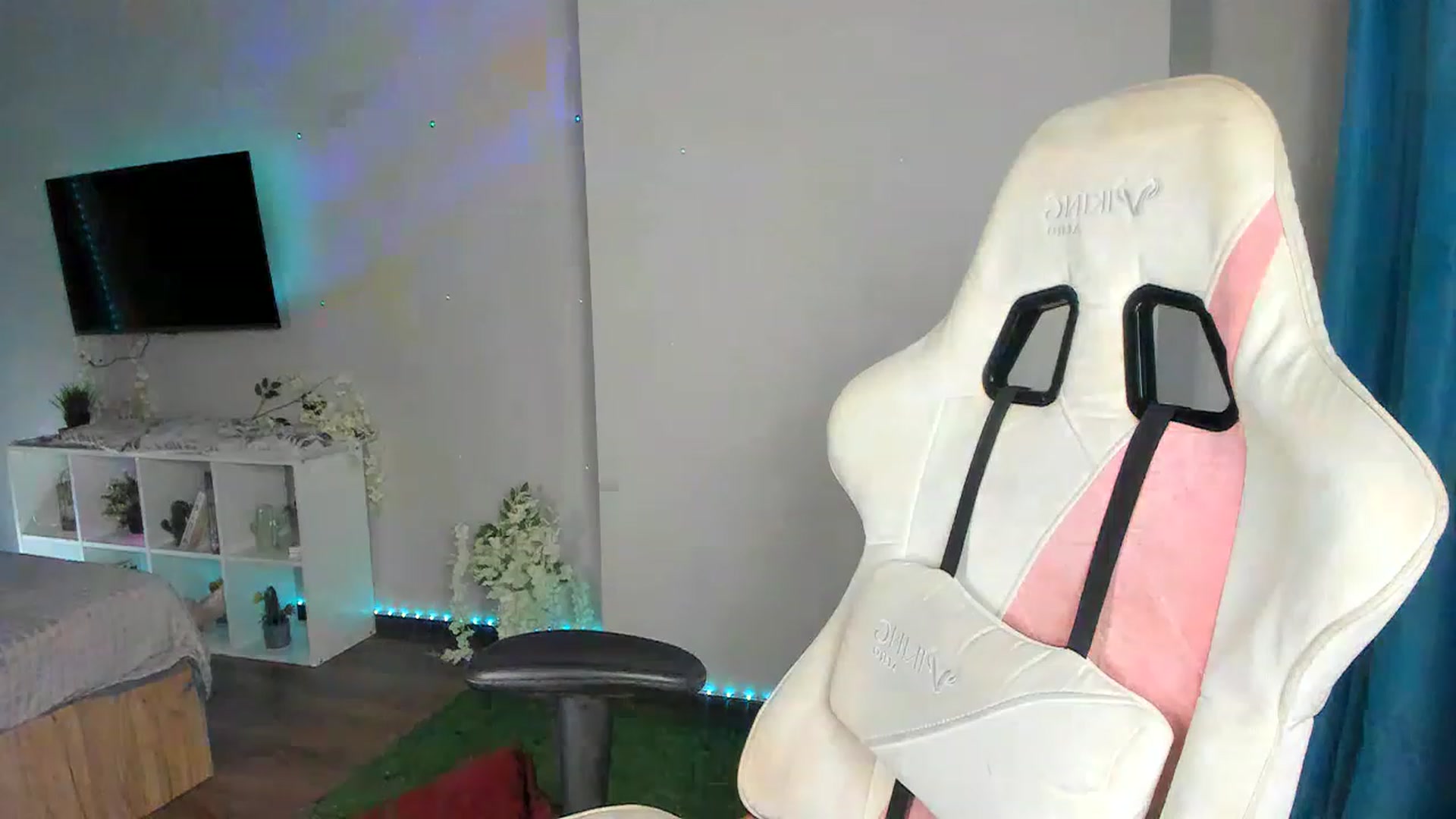 Gallery image thumbnail from Miichell_Star's myfreecams stream on, 11/27/2022, 10:19 image 9 of 20