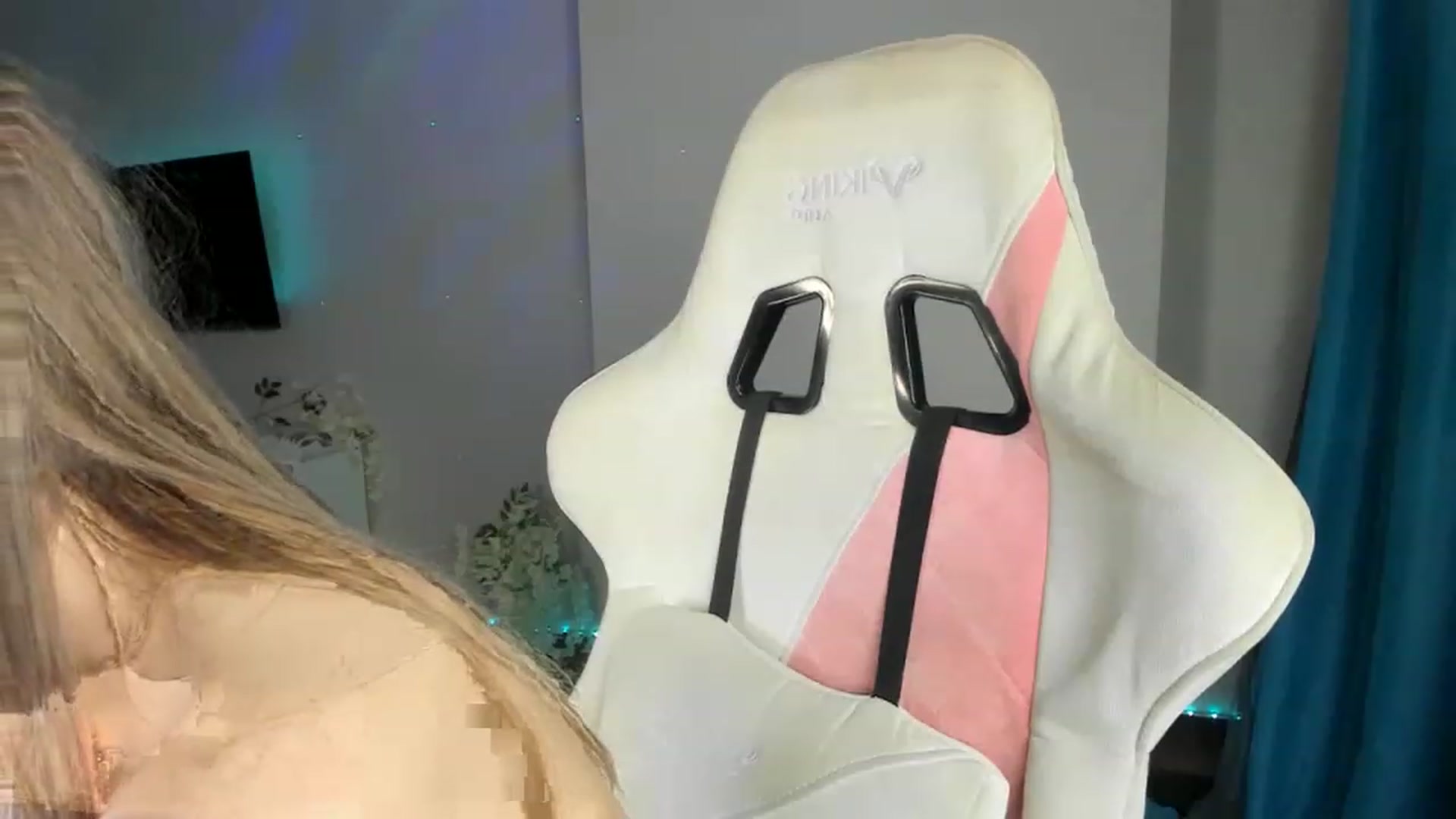 Gallery image thumbnail from Miichell_Star's myfreecams stream on, 11/27/2022, 10:19 image 14 of 20