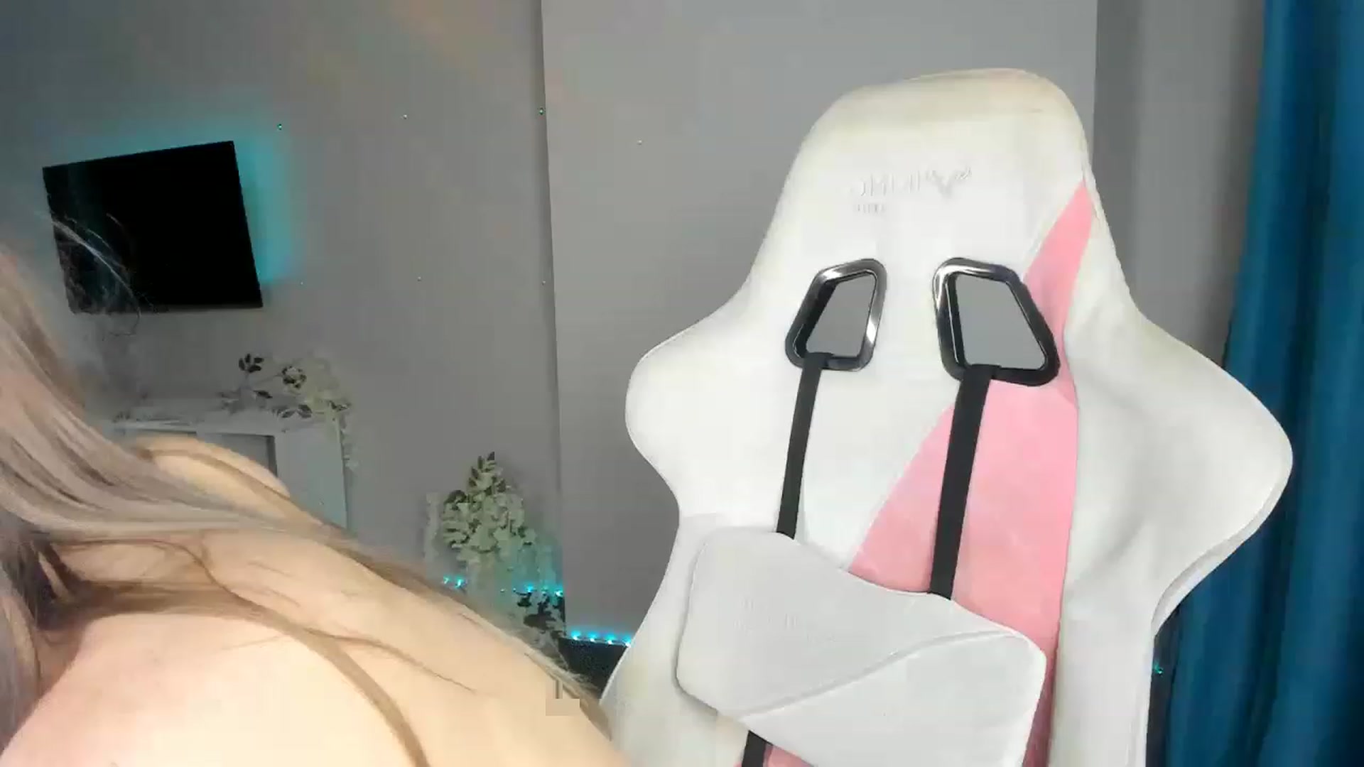 Gallery image thumbnail from Miichell_Star's myfreecams stream on, 11/27/2022, 10:19 image 11 of 20