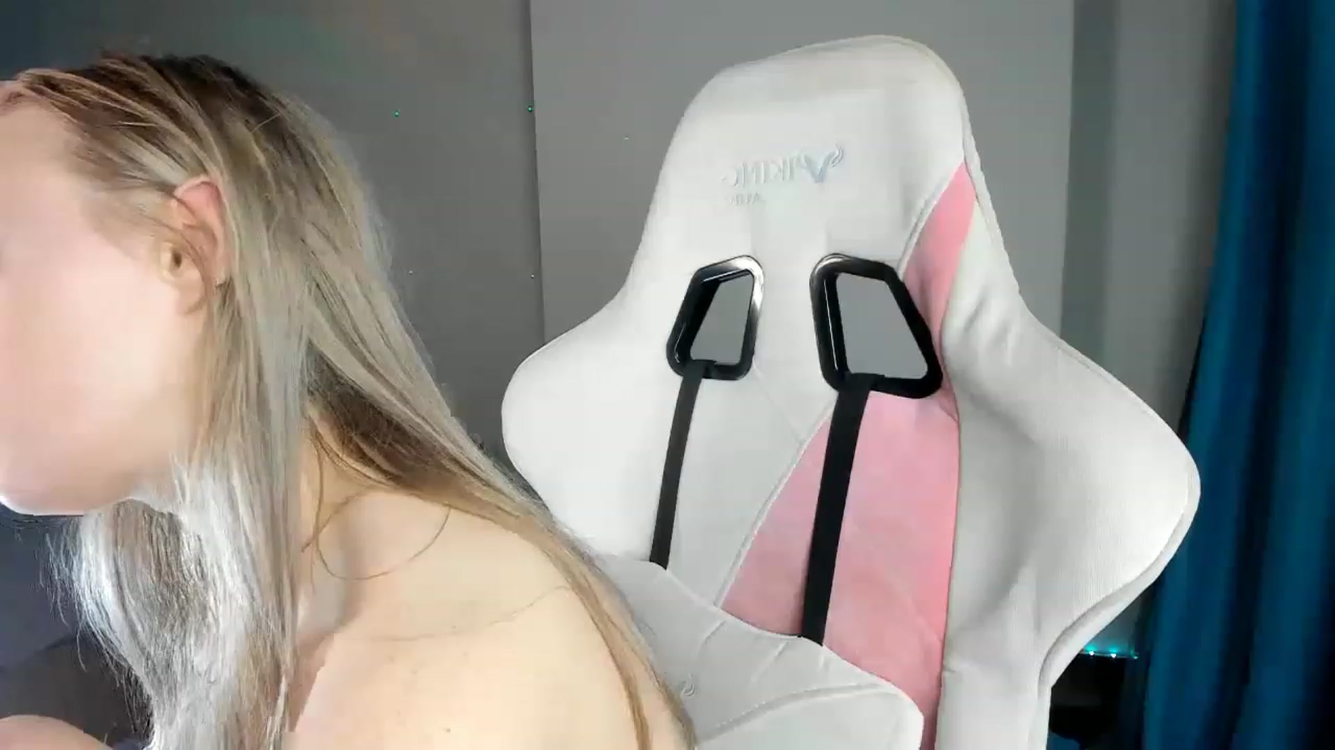Gallery image thumbnail from Miichell_Star's myfreecams stream on, 11/27/2022, 10:19 image 16 of 20