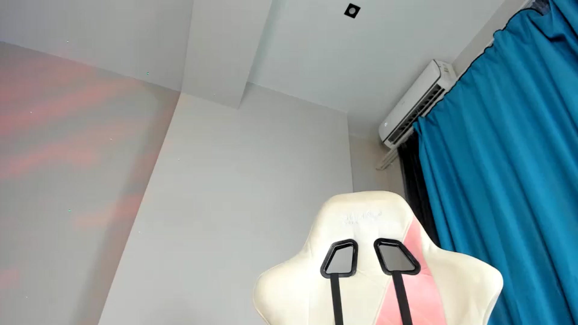 Gallery image thumbnail from Miichell_Star's myfreecams stream on, 11/29/2022, 06:31 image 5 of 20