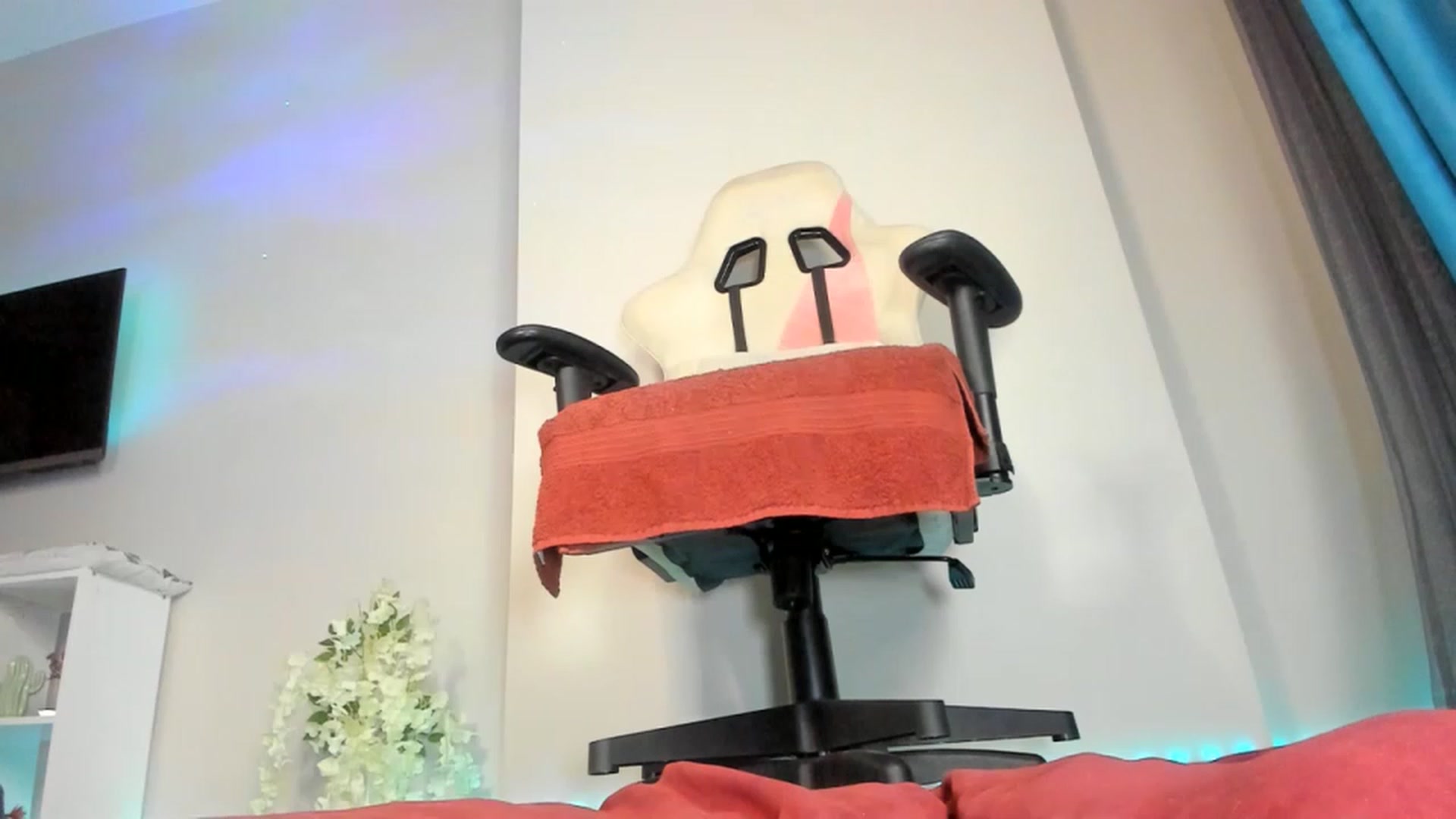 Gallery image thumbnail from Miichell_Star's myfreecams stream on, 11/29/2022, 06:31 image 2 of 20