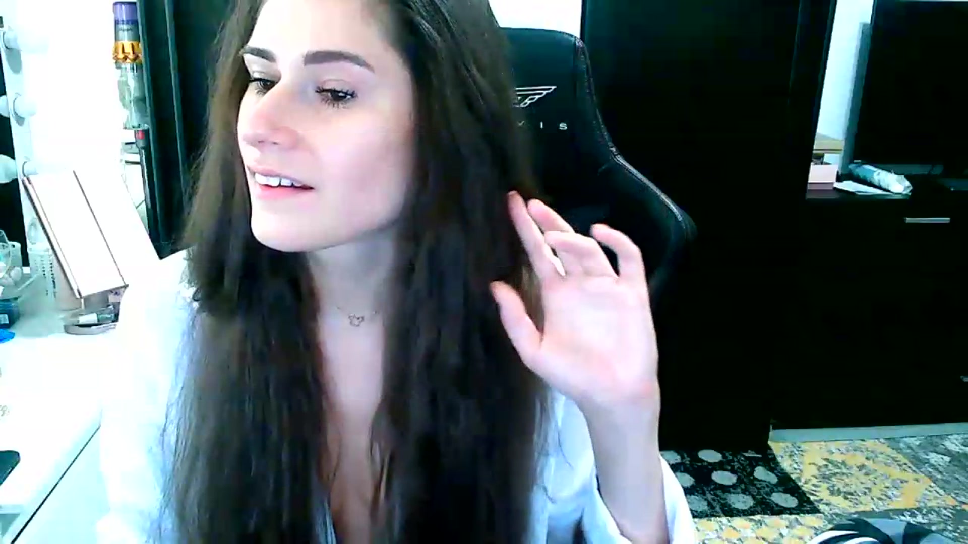 Gallery image thumbnail from Mija_Moon's myfreecams stream on, 08/21/2026, 10:54 image 14 of 20