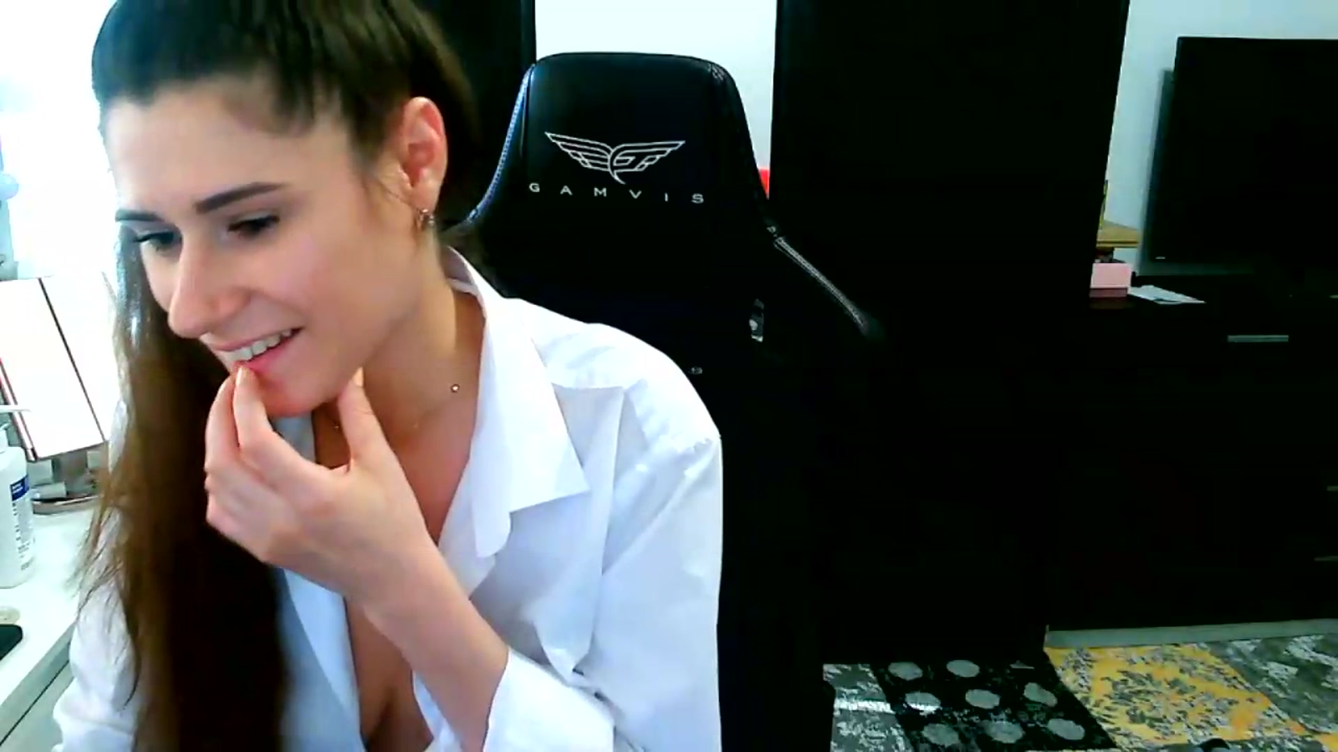 Gallery image thumbnail from Mija_Moon's myfreecams stream on, 08/21/2026, 14:48 image 16 of 20